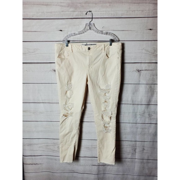 American Eagle Outfitters Denim - American Eagle Cream White Distressed Jegging Jeans Size 20
